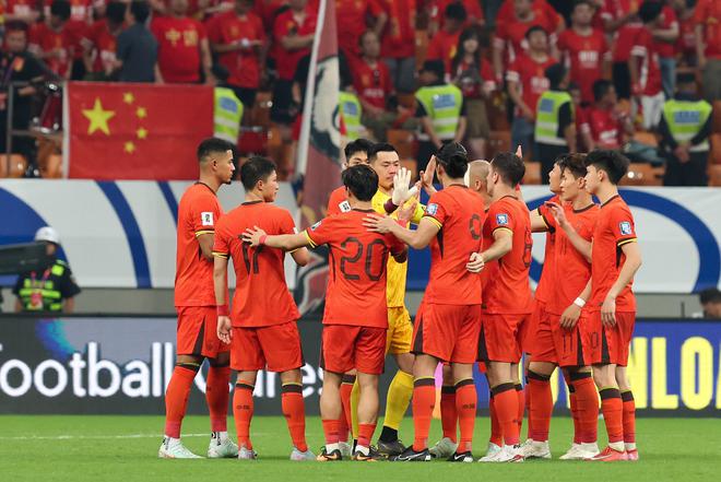 扬子晚报：国足再弱也是国家队层面，拿南通去挑战应适可而止