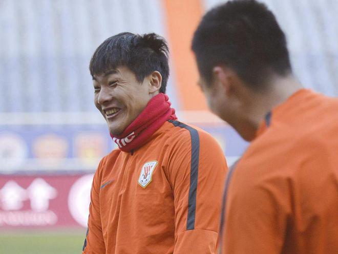 国足如何才能进入世界杯？靠归化球员不现实？国青成绩好就有机会