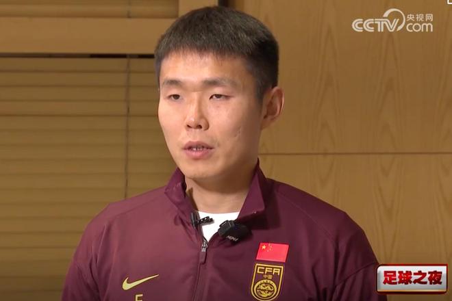 王上源：看到球迷接机很感动也有酸楚，胜巴林是对他们的交待