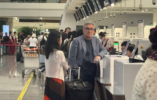 距东亚杯仅剩3周！国足主帅伊万下课 他已离开中国