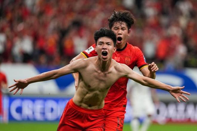 国足再弱轮不到业余足球挑战！媒体人：拳手没人挑战，网红也不傻