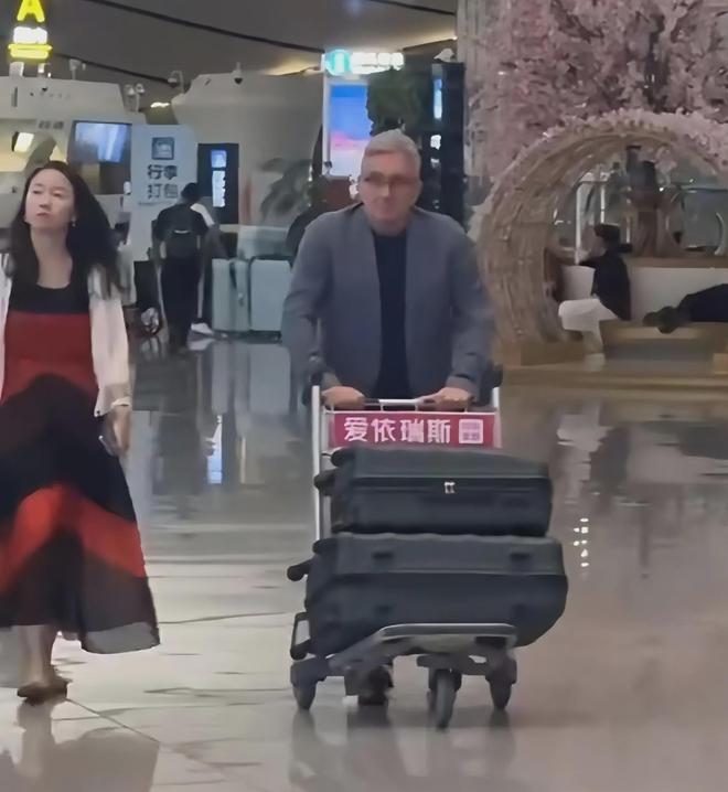 炸裂！伊万执教475天狂揽1500万，下家曝光，国足新帅又添一热门