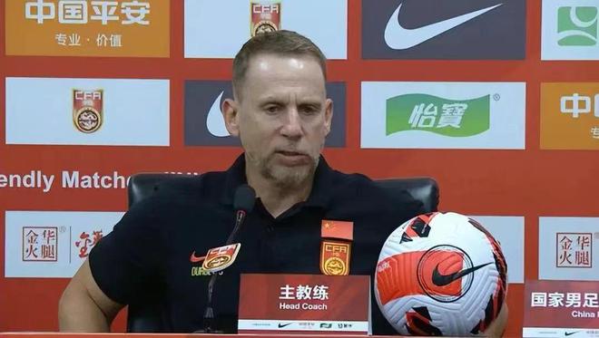 北青：久尔杰维奇可“救火”国足，定新帅前要对伊万功过给个说法