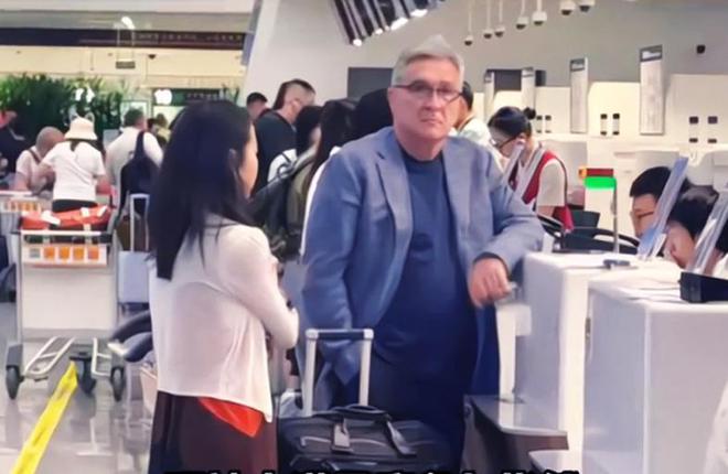 东亚杯郑智PK邵佳一，武汉少帅更不简单！伊万可别成“千古奇冤”