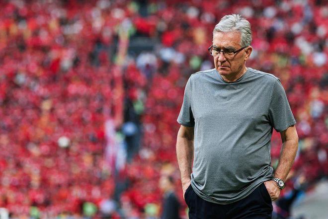 狼狽！71歲伊萬下課后凌晨離開中國 無人送行 飛39小時回老家