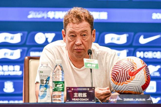 東體：申花隊內傷病及國腳的身體疲勞，讓斯盧茨基“頭疼”