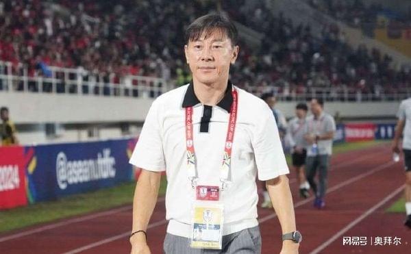 申台龙或执教国足！媒体人：他会逼疯记者，重用年轻人排斥归化