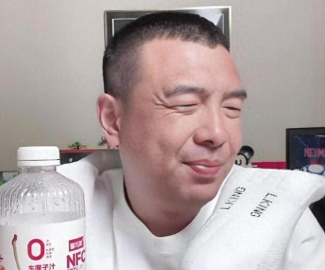 再降薪就没人踢了！前国脚愤怒发声：国足已经降到日韩的三分之一
