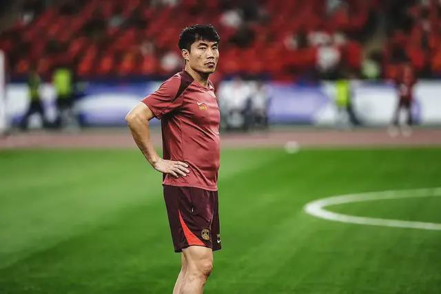 國足選帥最新消息：曝鄭智或上位，宋凱拍板，帶隊出征東亞杯
