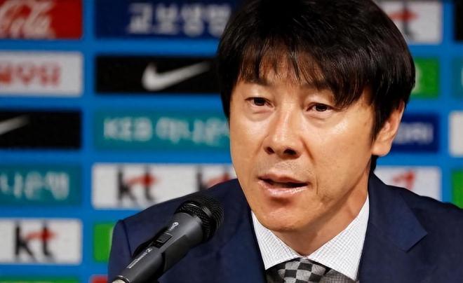 國(guó)足連夜換帥，58歲老將出任，球迷：鄭某不下臺(tái)誰(shuí)來也沒用