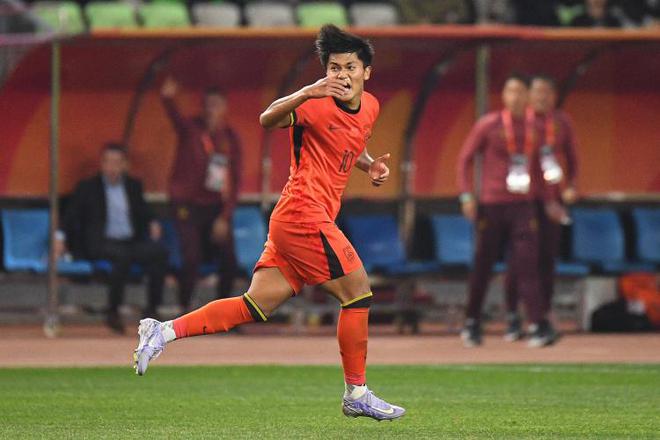 北青體育：蒯紀(jì)聞、朱鵬宇、陶強(qiáng)龍等多名00后進(jìn)東亞杯備選陣容