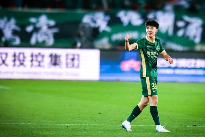 王钰栋远射世界波！中超已入9球仅次1人，新援处子秀送助攻