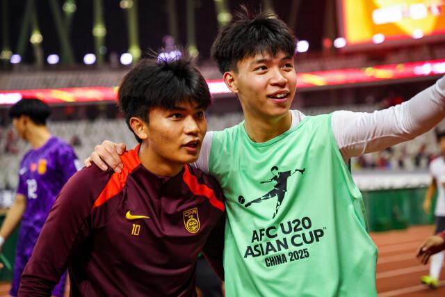 國足東亞杯26人名單：19歲蒯紀(jì)聞首次入選！王大雷無緣+征召2新門