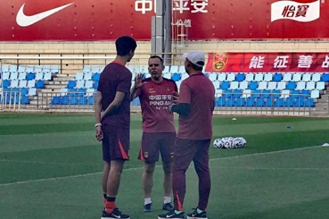 新國足大連開練 久爾杰維奇：非常開心接受這個(gè)任務(wù)