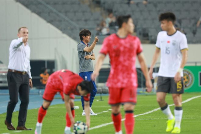 又輸了0-3，中國(guó)隊(duì)東亞杯首秀，新帥首敗，韓國(guó)隊(duì)爆發(fā)3球首勝