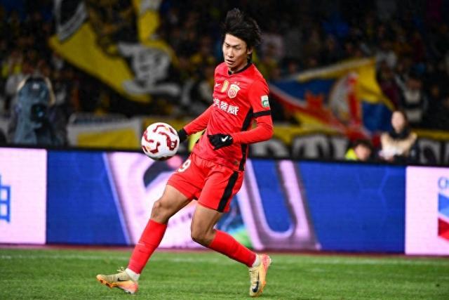 全面！本賽季15場(chǎng)4球4助，19歲海港小將李新翔首次入選國(guó)字號(hào)