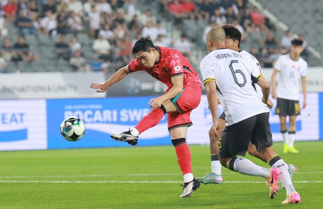 0-3！新國(guó)足剛起航就開(kāi)門(mén)黑，被韓國(guó)二隊(duì)壓制，球員連犯規(guī)都不敢