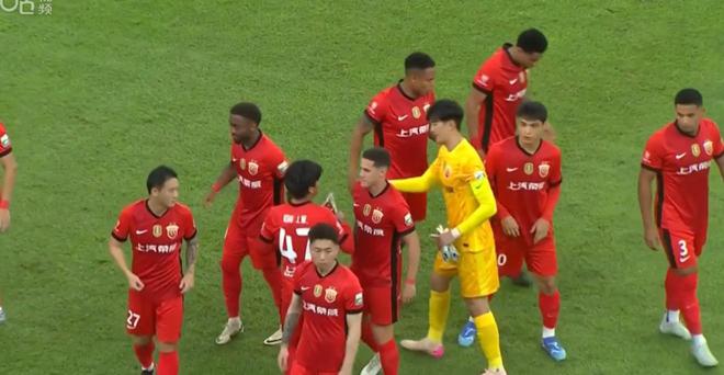 東體：海港隊放假一周，5名國腳明日飛抵大連向國足報到