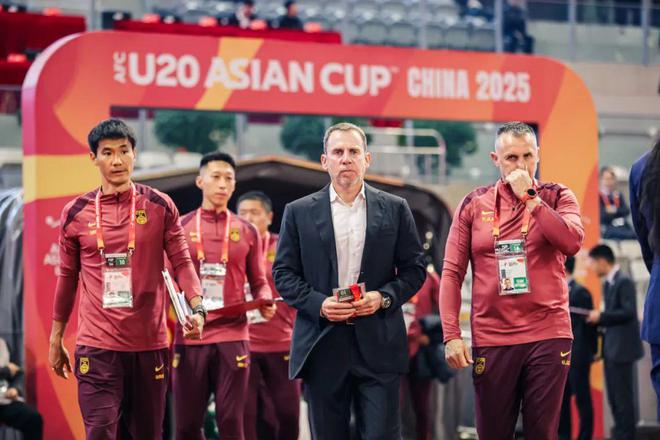 北青：久爾杰維奇未只選新人或考慮自身工作，老國腳甘愿做鋪路石