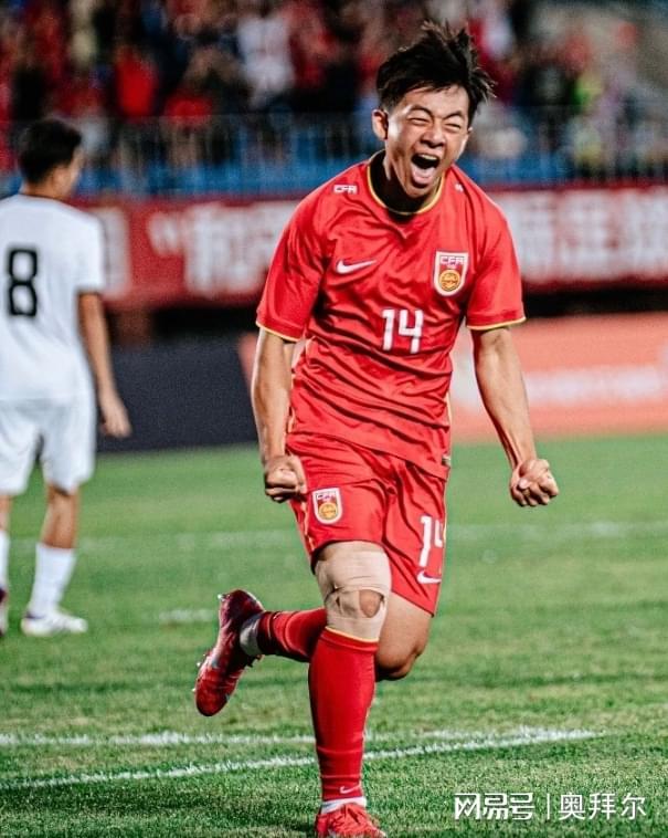 U16國(guó)足“打暈”韓國(guó)！3分鐘入2球，謝晉傳射，鄺兆鐳兩連殺