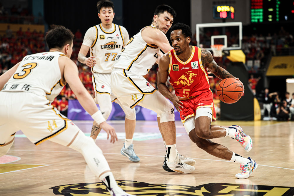 CBA季后賽：廣廈大勝遼寧 半決賽先下一城