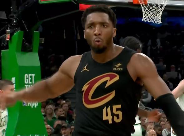 米切尔29+7+8骑士1-1凯尔特人 塔图姆25+7+6