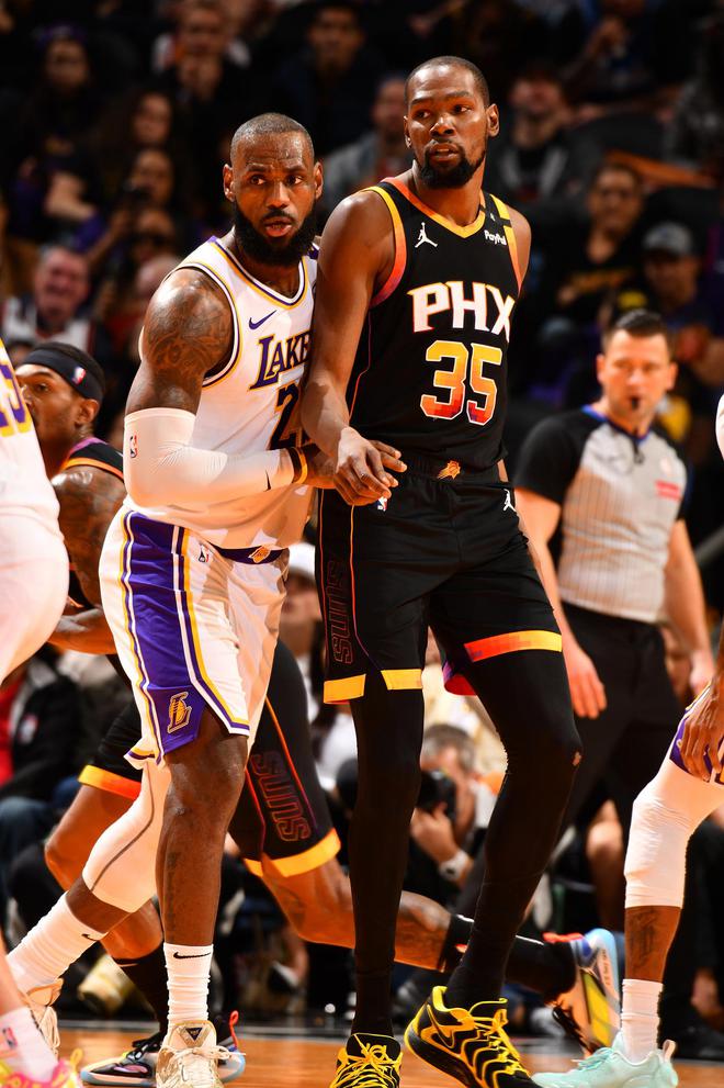 NBA杯-湖人崩盘惨败太阳 詹姆斯18+8+10杜兰特23+6
