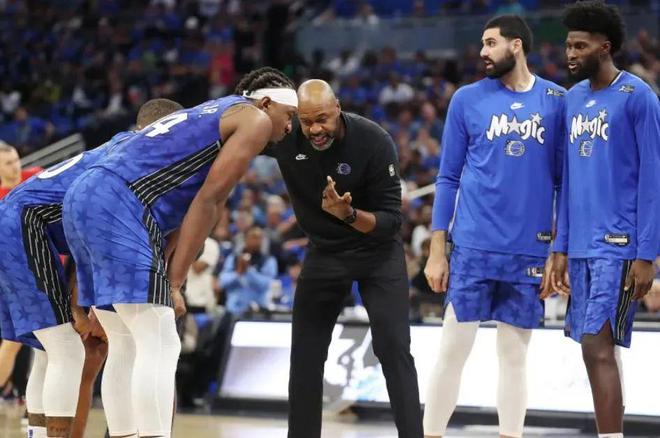 当家球星伤停后,他们成了NBA最猛球队