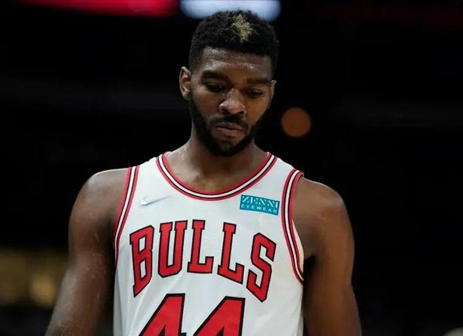 扣籃命中率28%，NBA首發(fā)前鋒