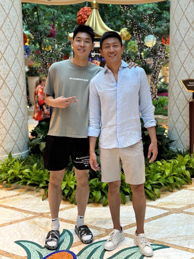 李昂指導(dǎo)在拉斯維加斯與崔永熙合照