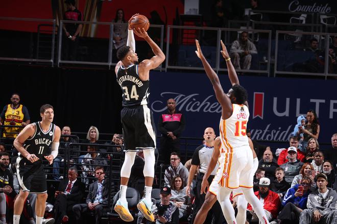 字母哥32+14雄鹿險(xiǎn)勝老鷹進(jìn)NBA杯決賽 楊空砍35+10