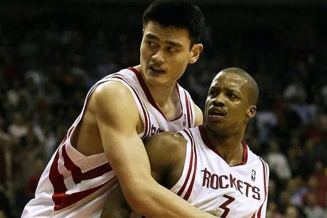 你什么档次，被NBA选中还拒绝去打球？