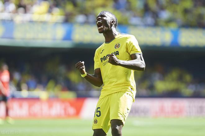 比利亞雷亞爾4-2，逼近前四，29歲阿森納舊將一人獨(dú)造3球