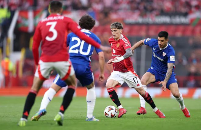 隨著曼聯(lián)7-1，熱刺5-1，歐聯(lián)杯決賽對陣出爐，比賽時間+球場確定