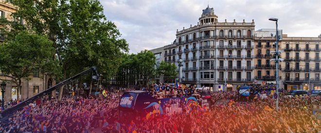 巴萨冠军游行将在当地时间周五进行，整个过程持续3个半小时