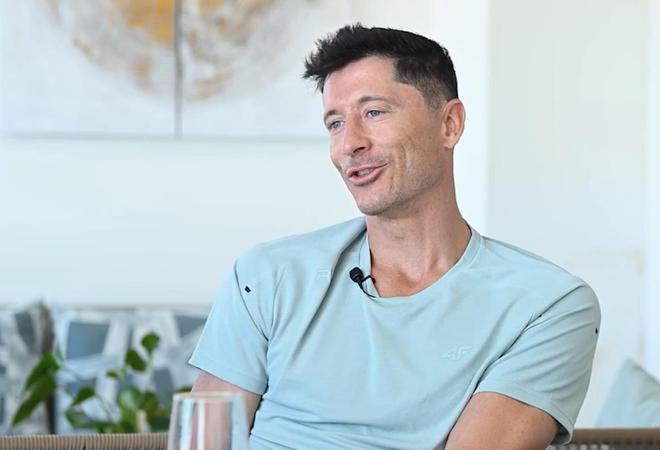 给巴萨找中锋接班人？莱万：当今足坛找一个高产射手很不容易
