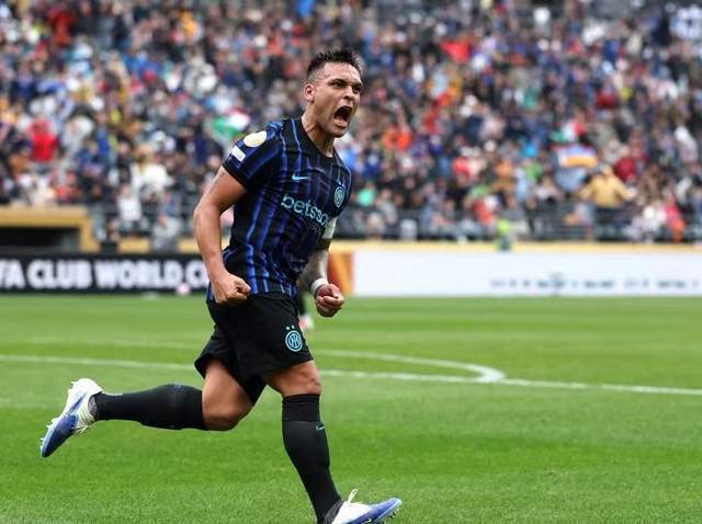 2-1！歐冠亞軍絕殺亞洲球隊！球迷：想不通巴薩是怎么輸給這隊的