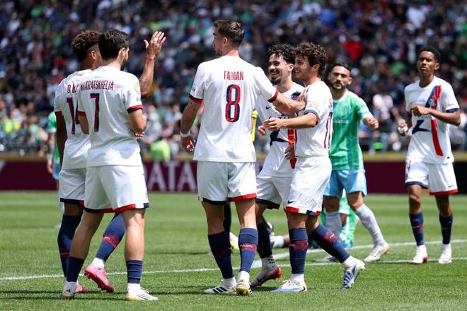 一场1-0为大巴黎送出神助攻！躺赢小组第一，马竞6分仍出局