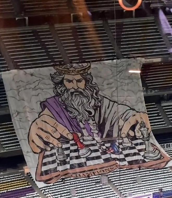 马卡解读皇马TIFO：红色棋子代表阿森纳，它被国王拿捏在指尖上