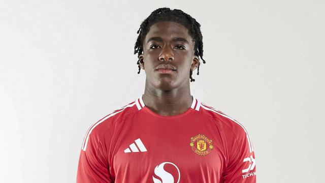 英媒：曼聯(lián)即將與17歲中衛(wèi)庫孔基談續(xù)約，阿莫林很欣賞他