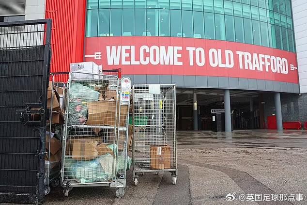 鼠鼠卷土重來！郵報：曼聯主場包廂內發現老鼠糞便，衛生評級再跌