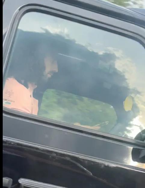 太陽報：庫庫雷利亞被拍到開車時用手機(jī)，或面臨處罰