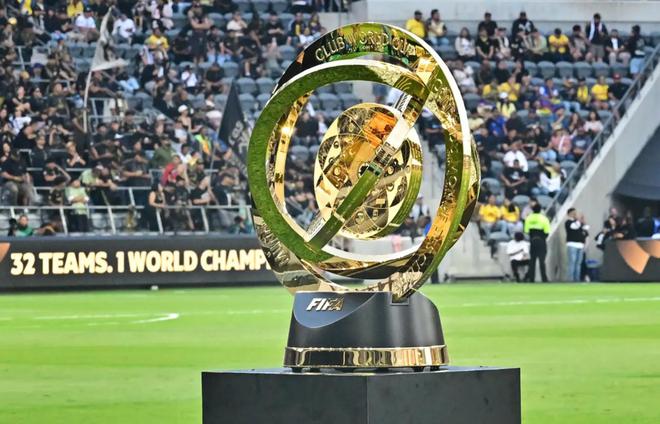 昔日球星齐聚世俱杯，包括拉莫斯、卡瓦尼、席尔瓦和吉鲁等