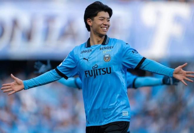 记者：日本20岁中卫高井幸大将加盟热刺，转会费500万镑