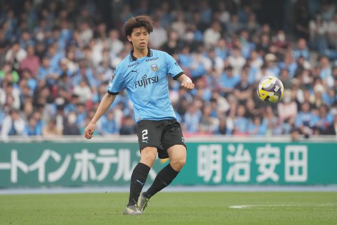 足球专家：高井幸大在亚精英赛表现出色，当时我都忘了C罗在场上