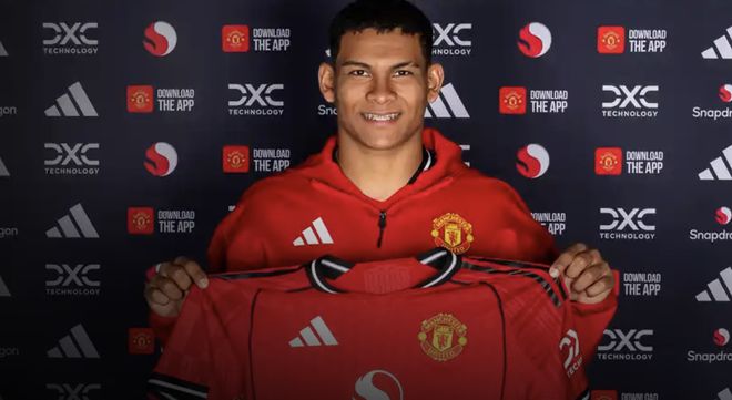 放眼未来！官方：曼联签约18岁巴拉圭新星迭戈·莱昂