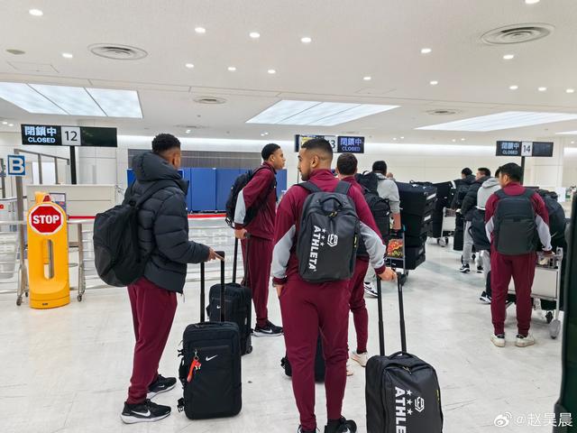 备战亚冠次回合比赛，海港全队已顺利飞抵日本