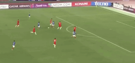 又失一个！洛佩斯挑射破门，横滨水手2-0领先上海海港