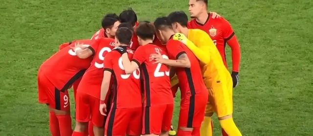 外戰(zhàn)外行，海港半場1比3落后橫濱水手慘遭羞辱，范志毅說的沒錯