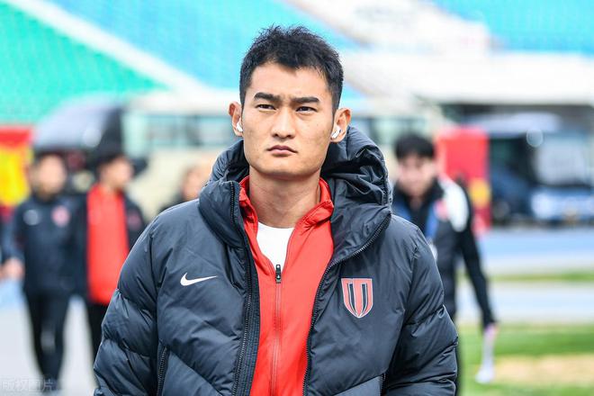 成都32歲新援失意！11場僅1次首發，曾是國腳，在亞冠一戰成名